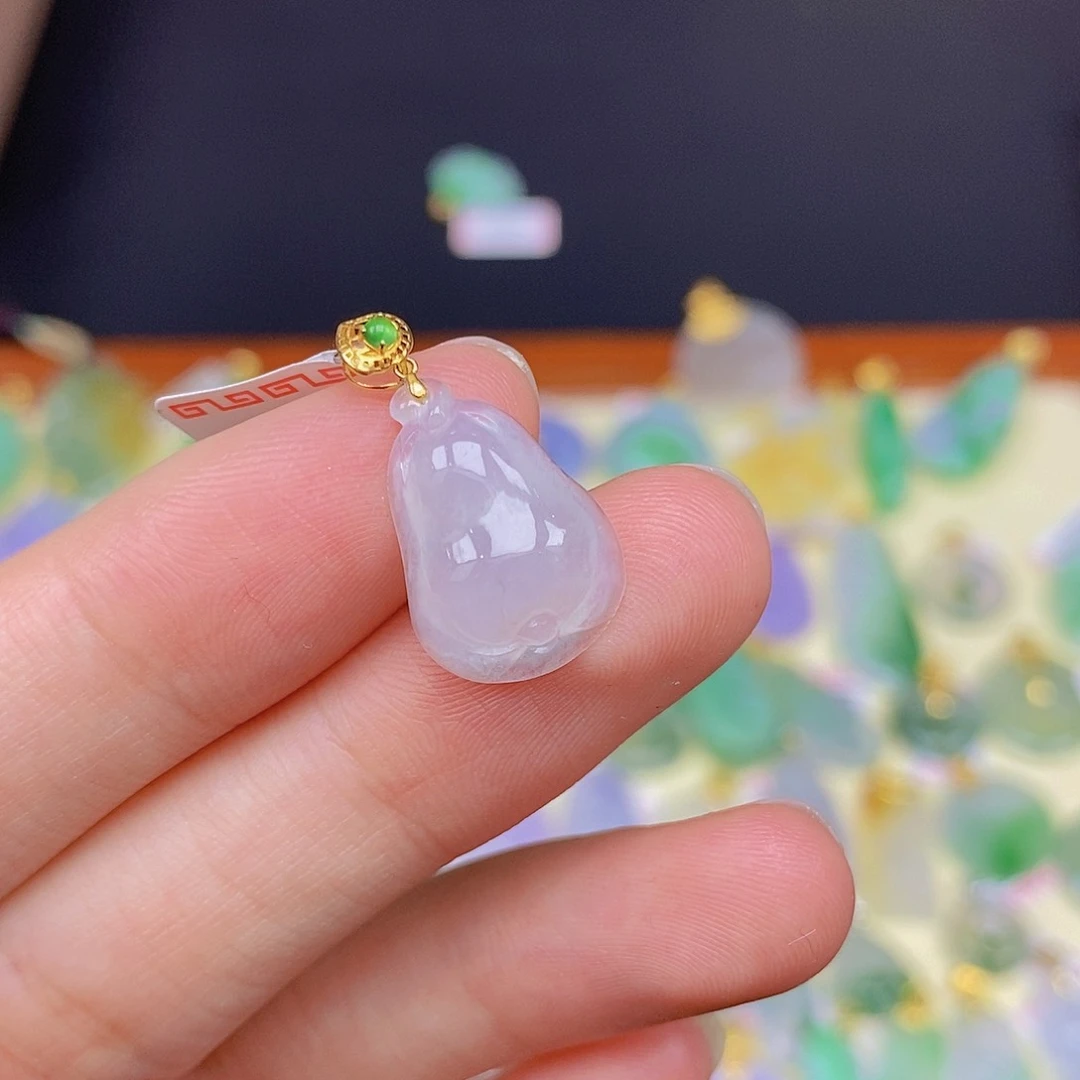 翡翠颈饰18K金镶嵌翡翠