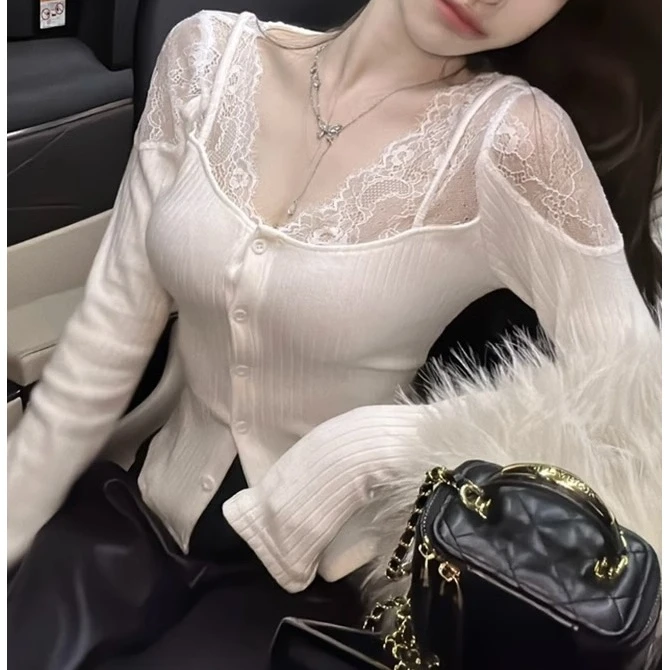 【棒棒糖】推荐纯欲V领蕾丝拼接长袖修身显瘦百搭打底衫上衣2892