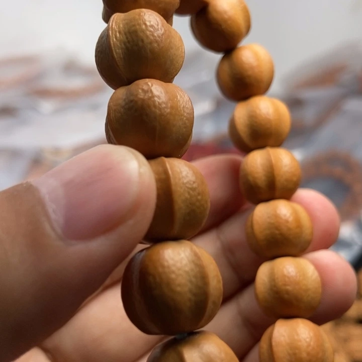 猴头核桃吊坠橄榄色与