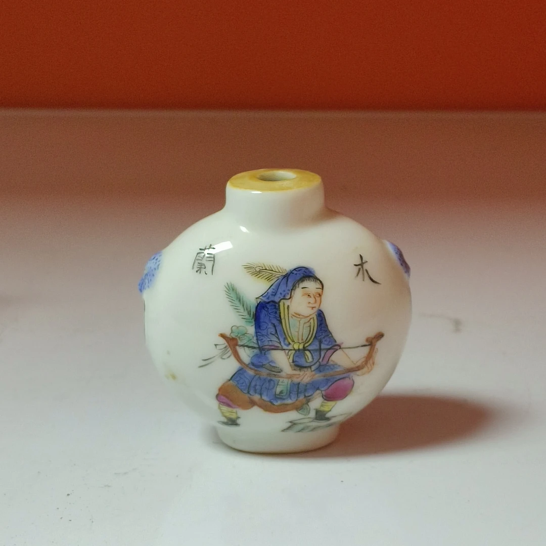 清同治 粉彩无双谱人物故事鼻烟壶