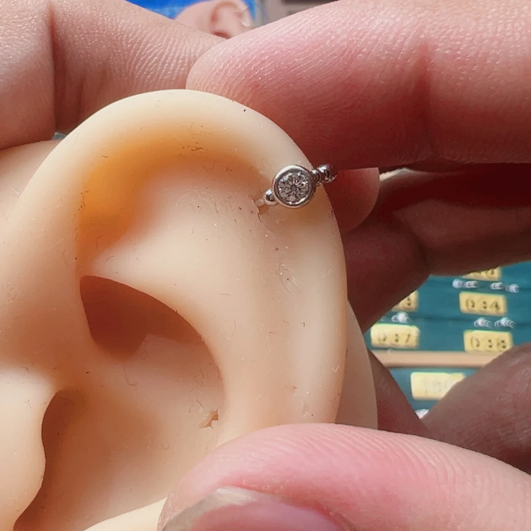 钻石耳饰18K金镶嵌泡泡耳骨扣6mmk白