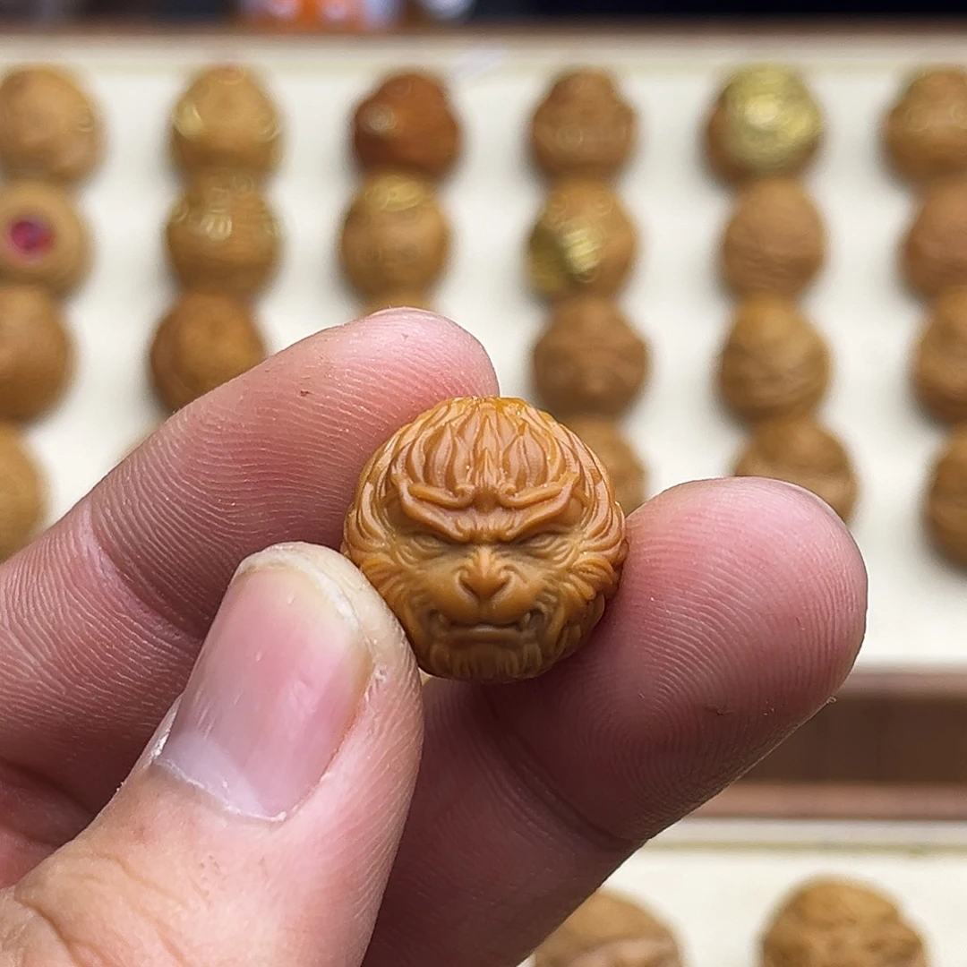 猴头核桃吊坠獠牙大圣17