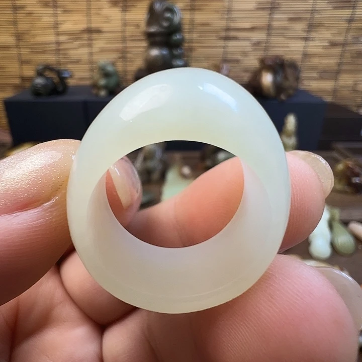 未镶嵌和田玉（糖玉）挂件