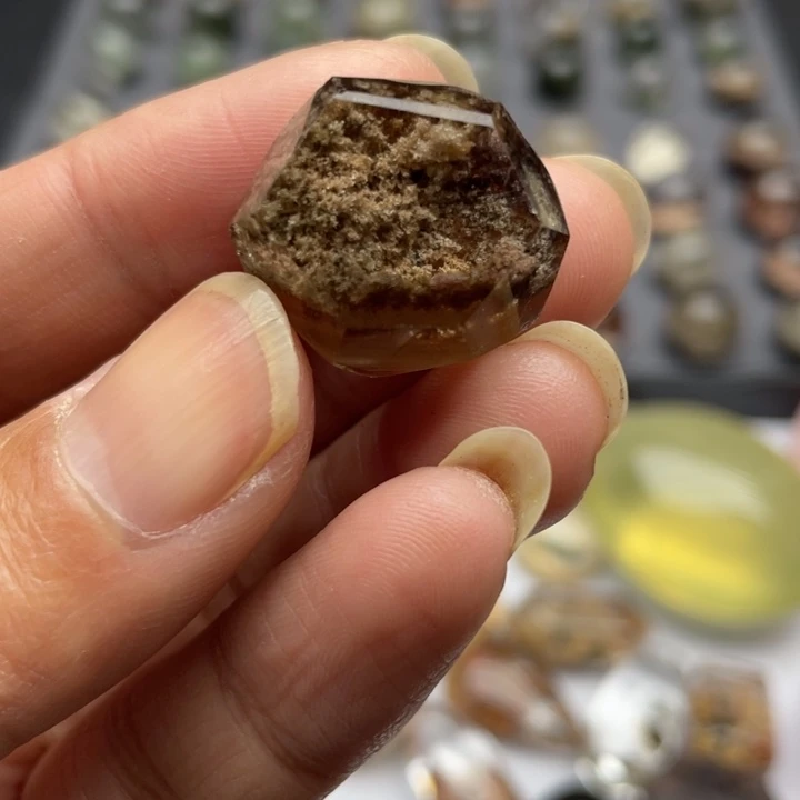 纯天然幽灵碧玺（处理）