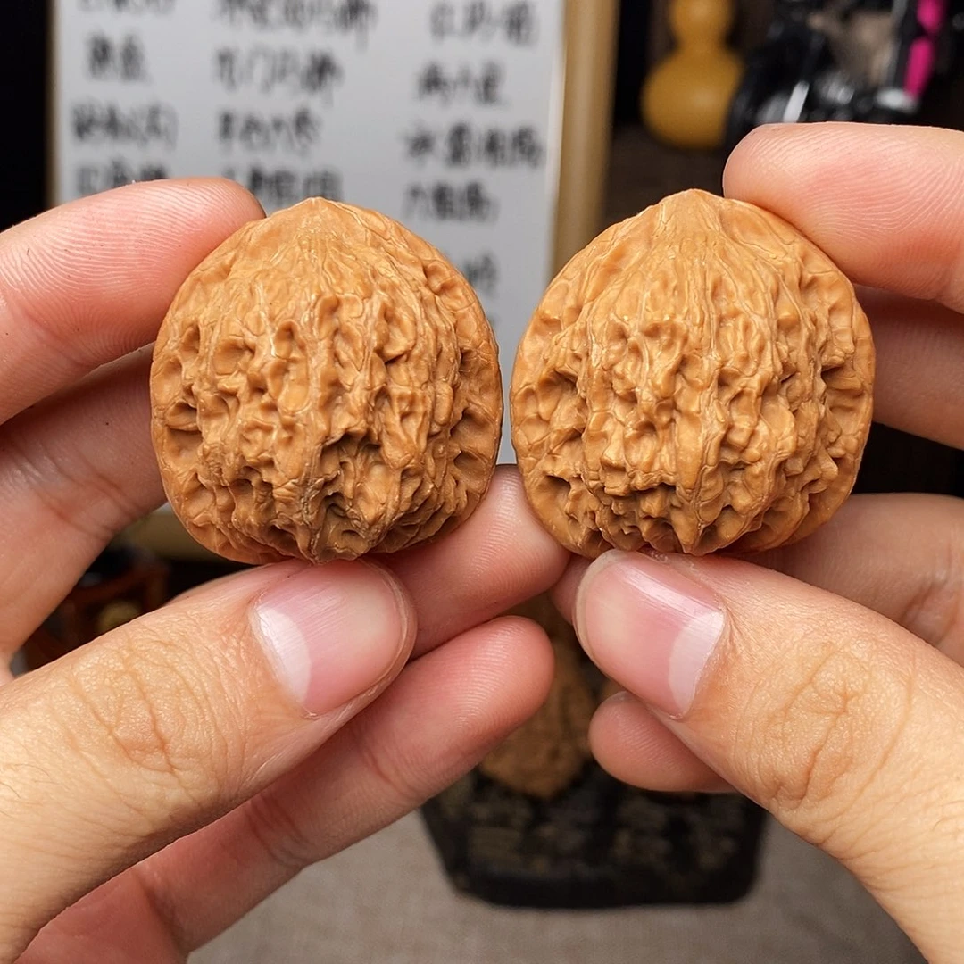 文玩核桃吊坠凤眼