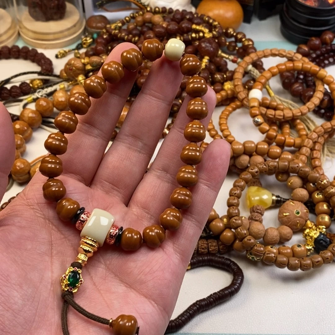 猴头核桃吊坠。。。。。。。。。。