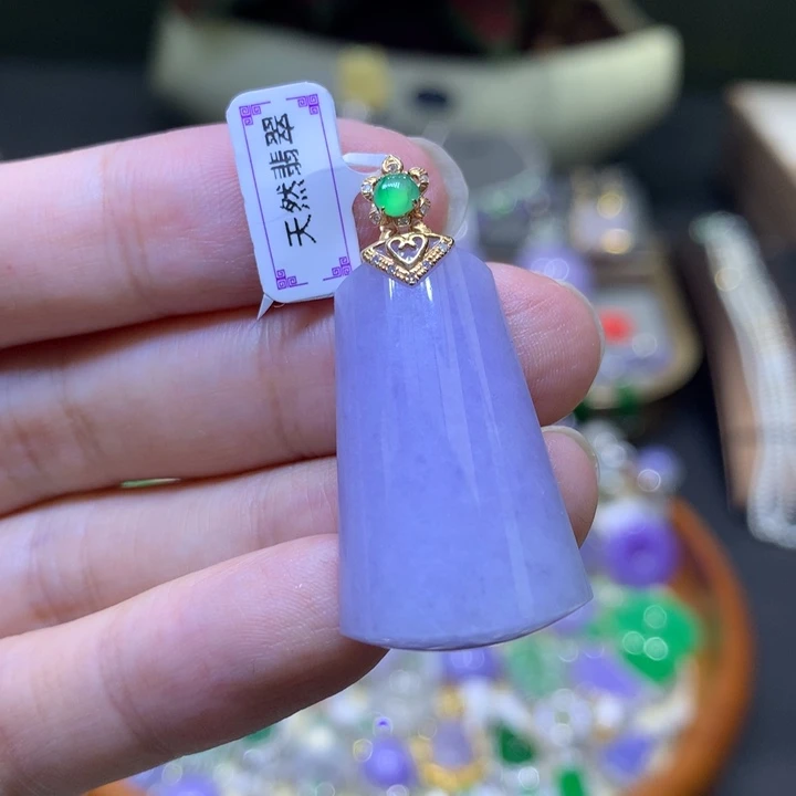 颈饰18K金镶嵌翡翠