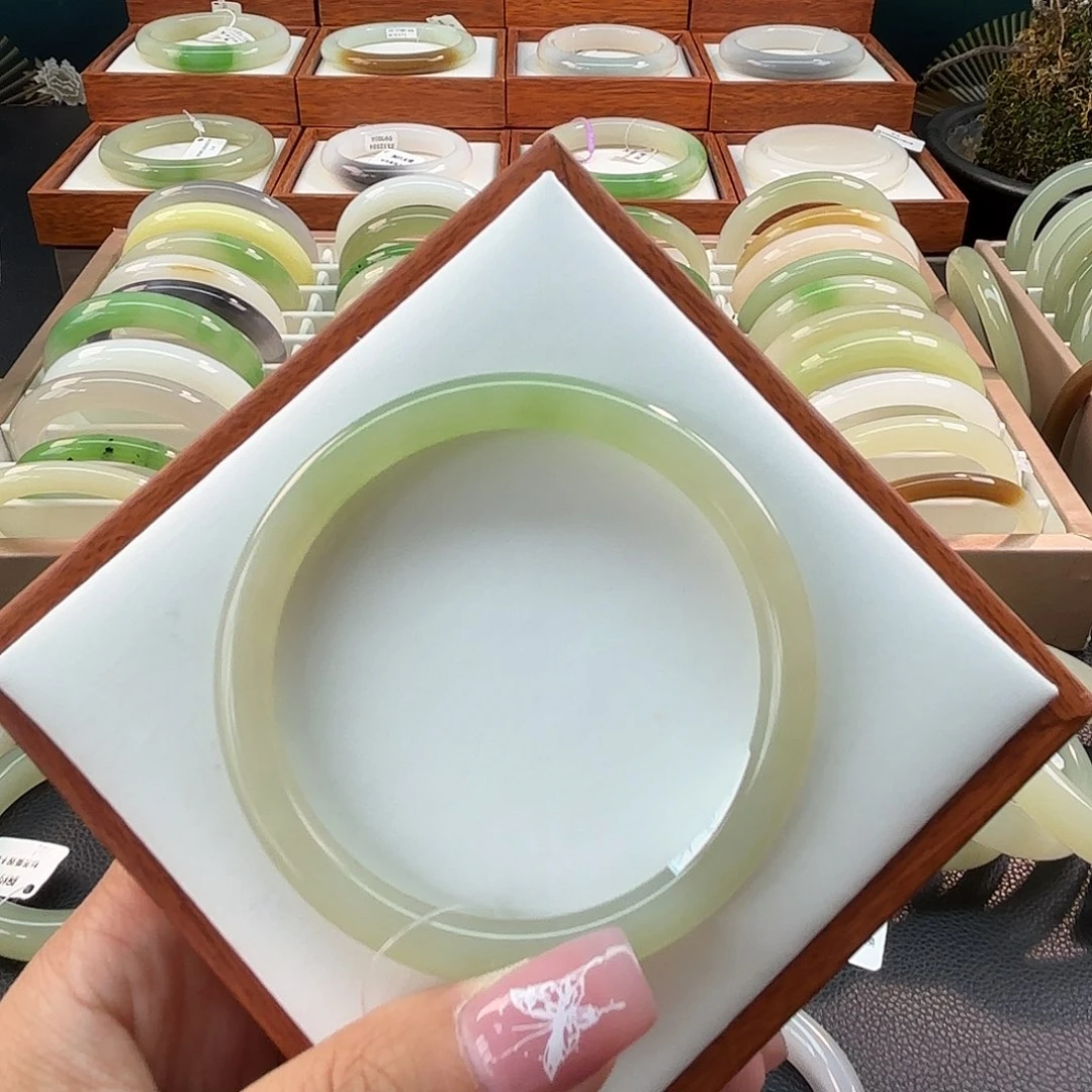 和田玉手镯未镶嵌55