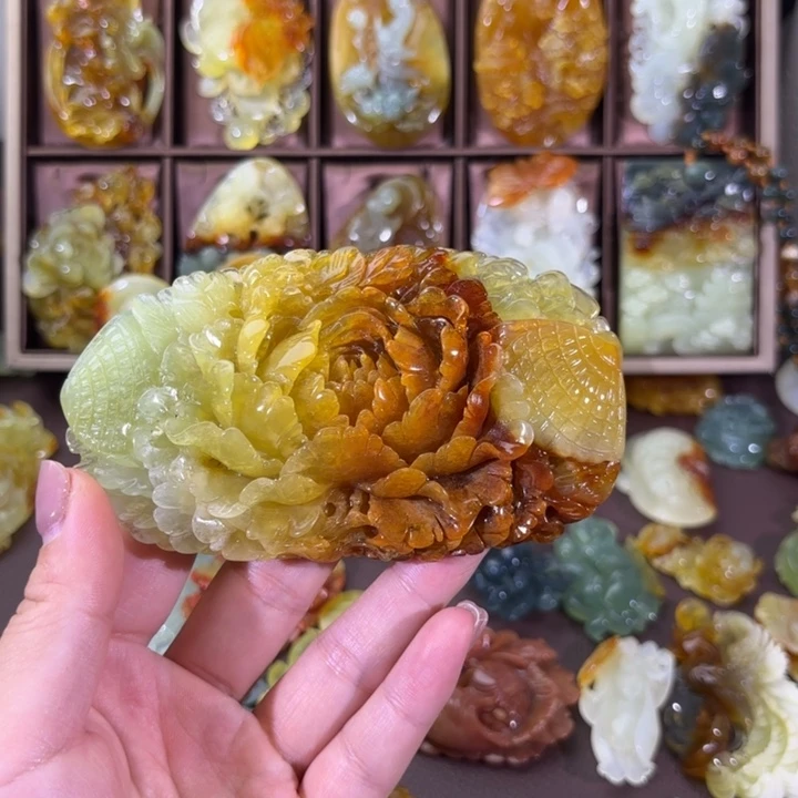 未镶嵌蛇纹石玉颈饰