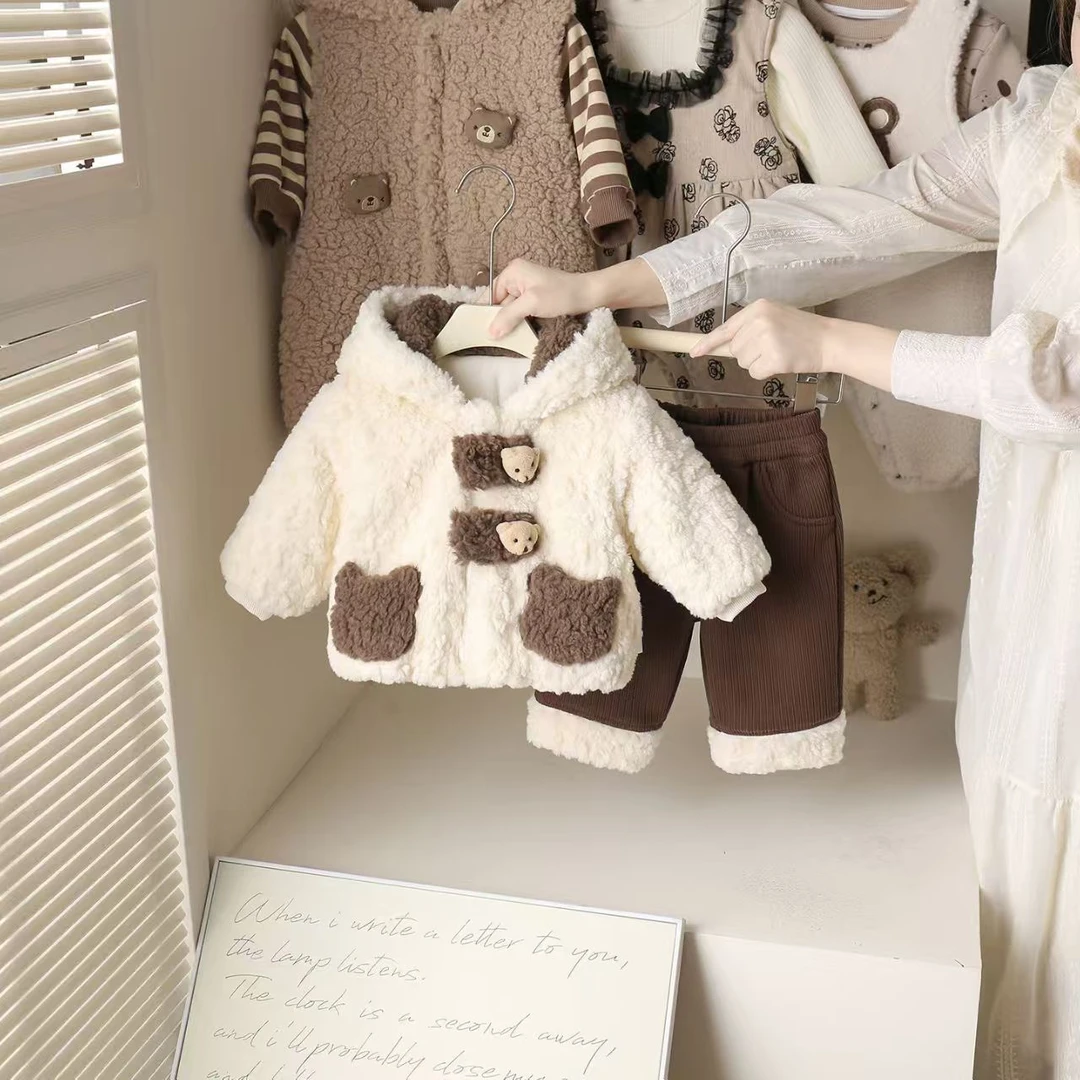 婴幼童冬季加绒套装2025秋冬新款新生儿洋气卫衣裤子外出服两件套