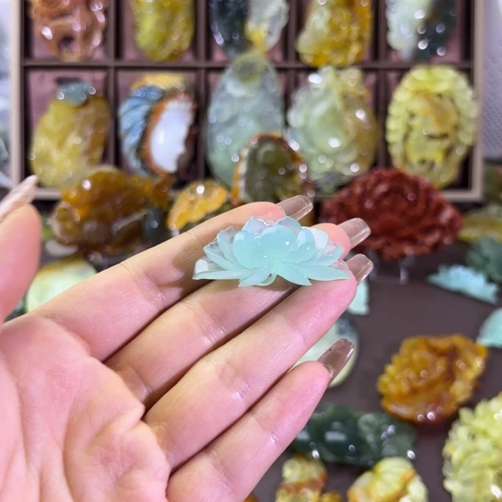 未镶嵌蛇纹石玉颈饰沐*