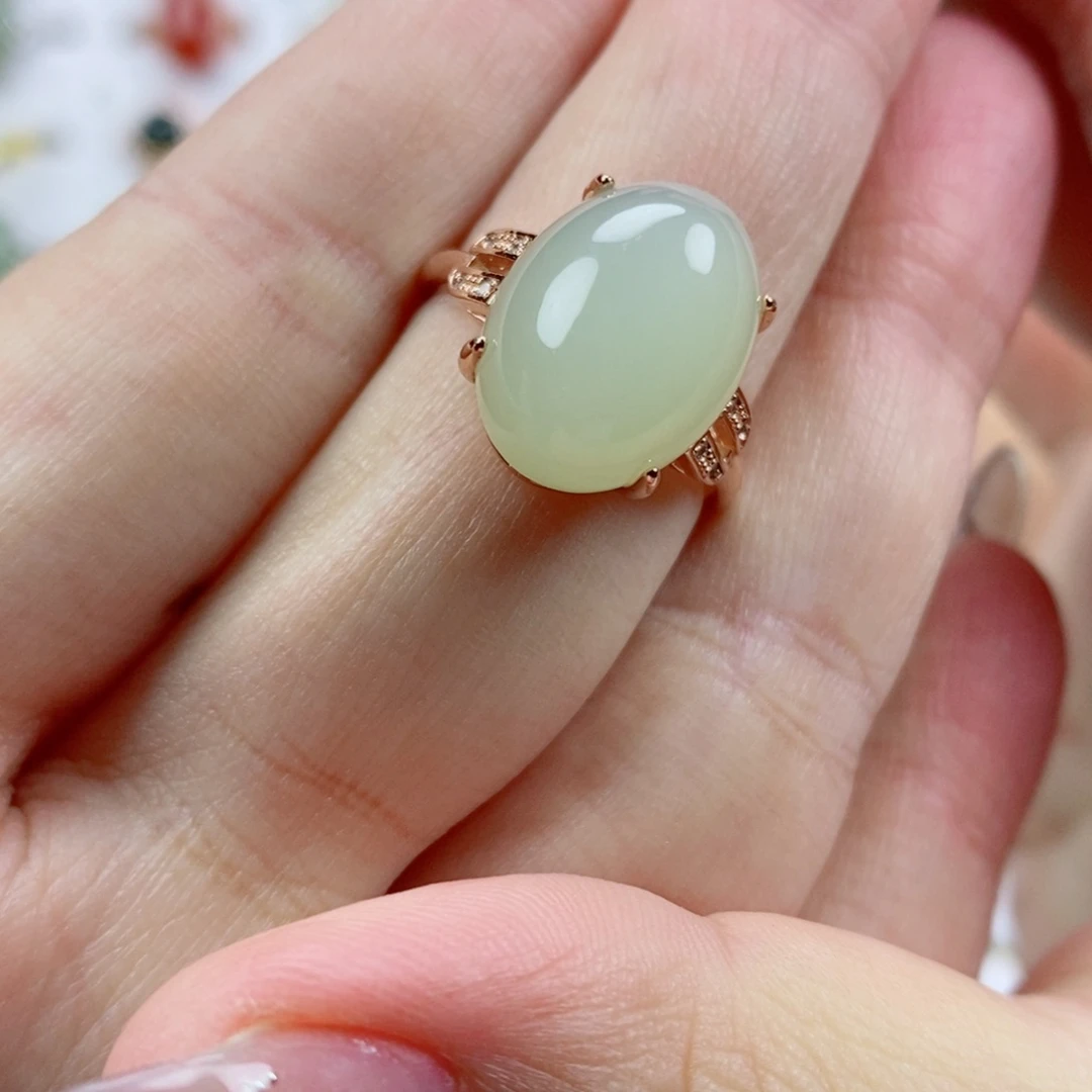 未镶嵌戒指和田玉