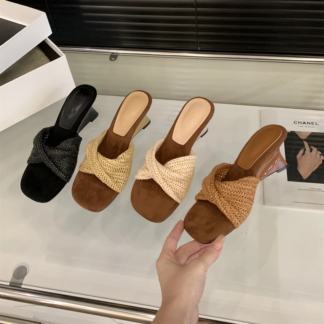 小众坡跟高跟鞋编织一字拖鞋女鞋子外穿2025新款夏季气质凉拖凉鞋