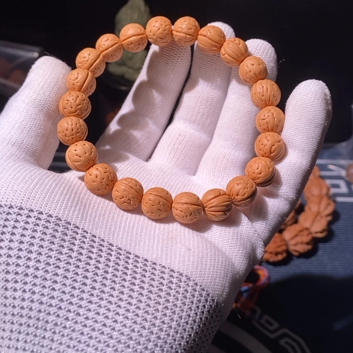 手串文玩核桃……60