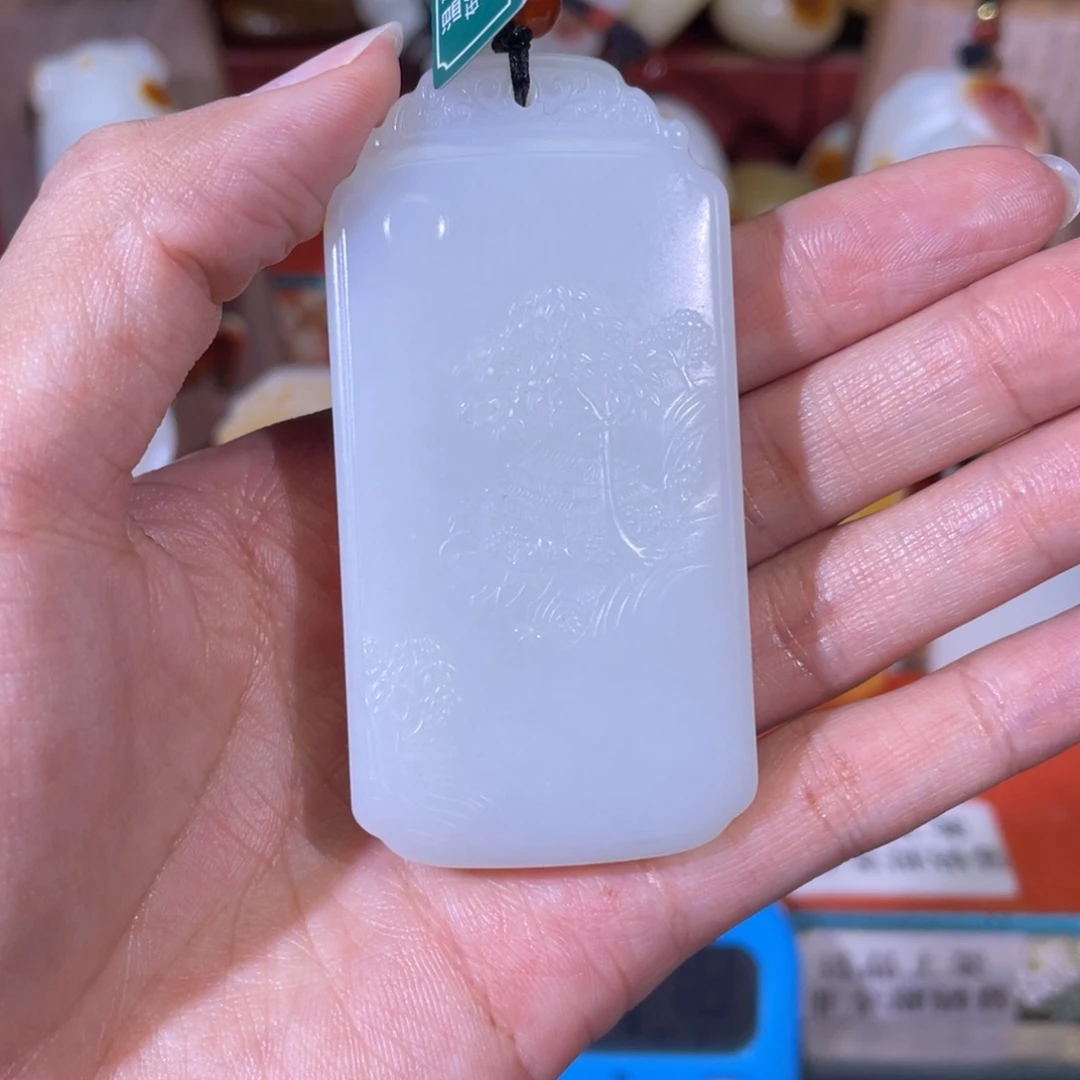 浩***。和田玉未镶嵌挂件