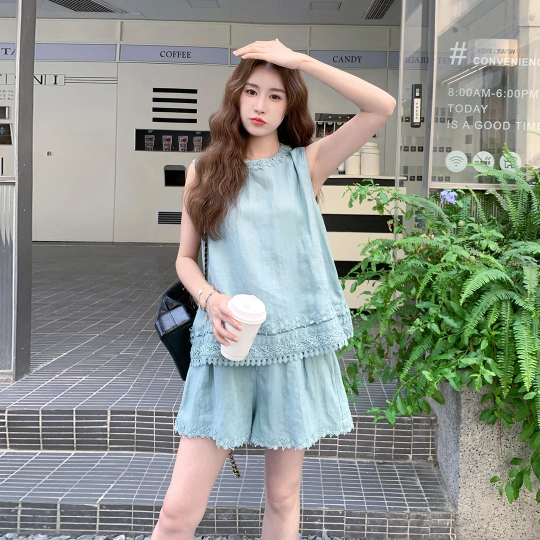 浅蓝色时尚套装2025女夏新款圆领无袖镂空短袖舒适短裤穿搭一整套