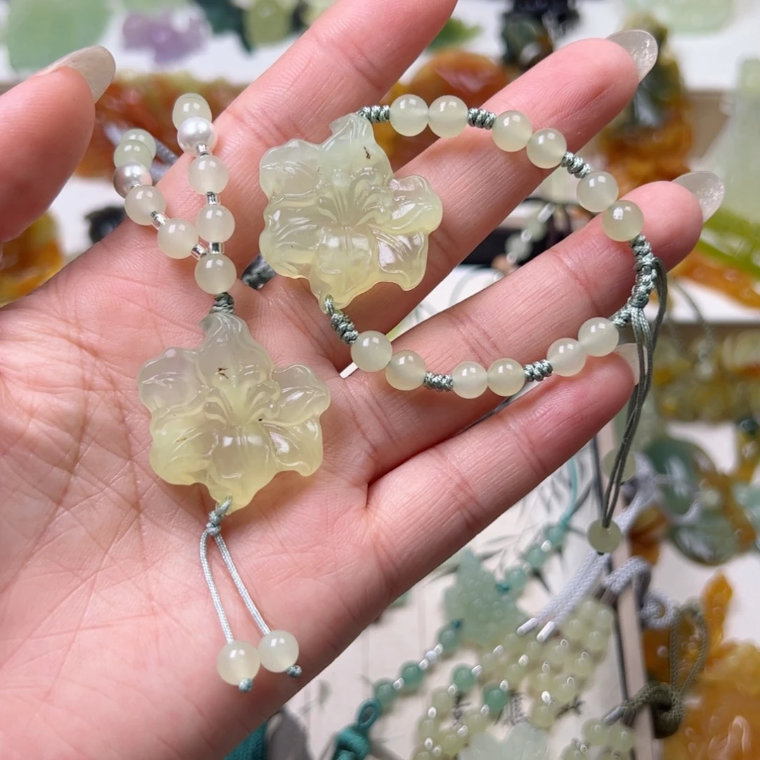 未镶嵌蛇纹石玉颈饰