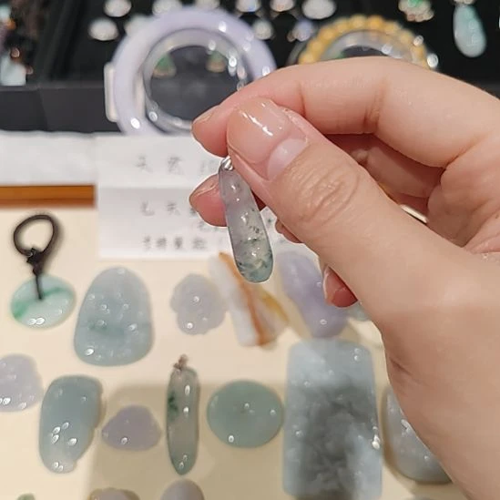 翡翠未镶嵌颈饰天然缅甸翡翠A货福豆吊坠