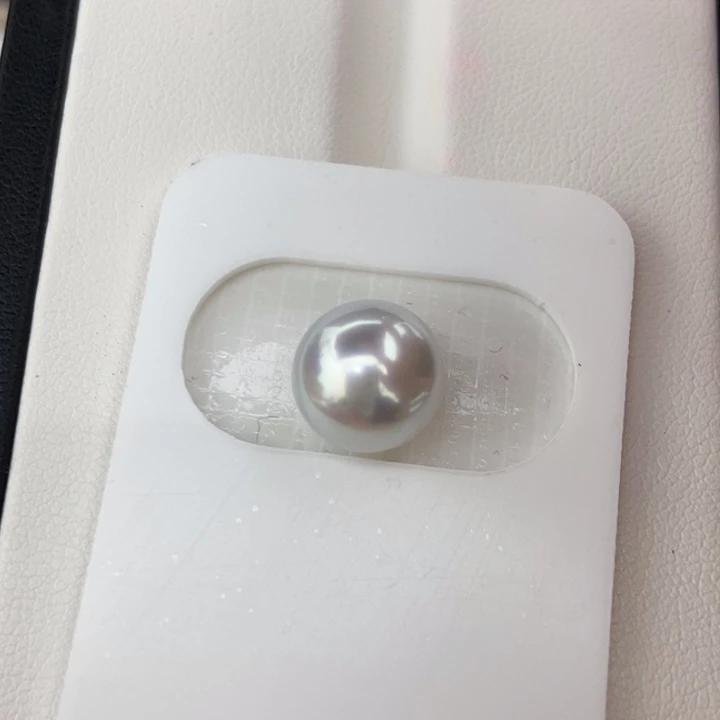 裸珠海水珍珠未镶嵌10.5mm正圆澳白冷银伴彩宝石光