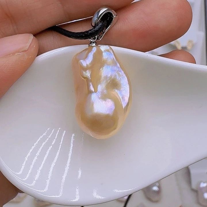 颈饰未镶嵌淡水珍珠