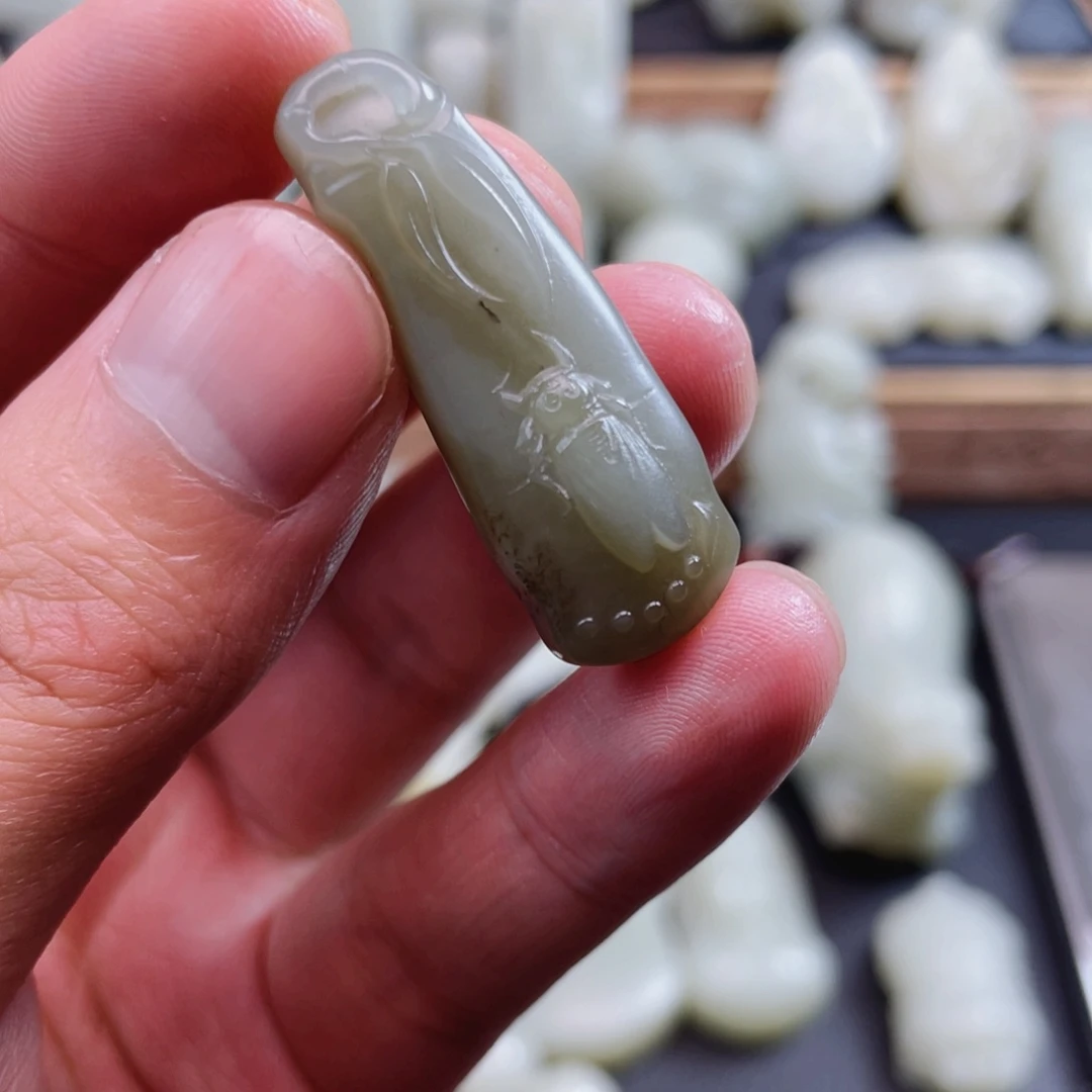 和田玉未镶嵌车挂