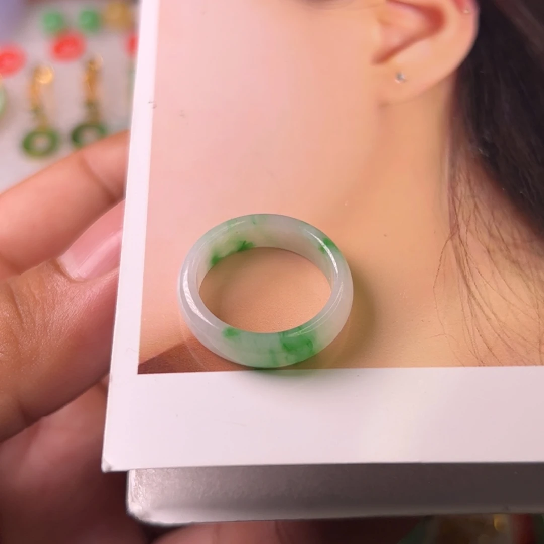 翡翠戒指未镶嵌戒圈