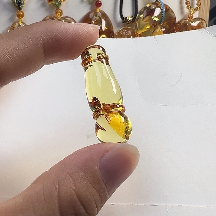 琥珀(花珀)未镶嵌颈饰