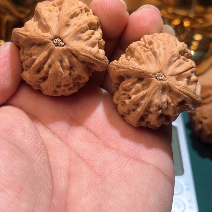 艺***.把件文玩核桃红锦鲤