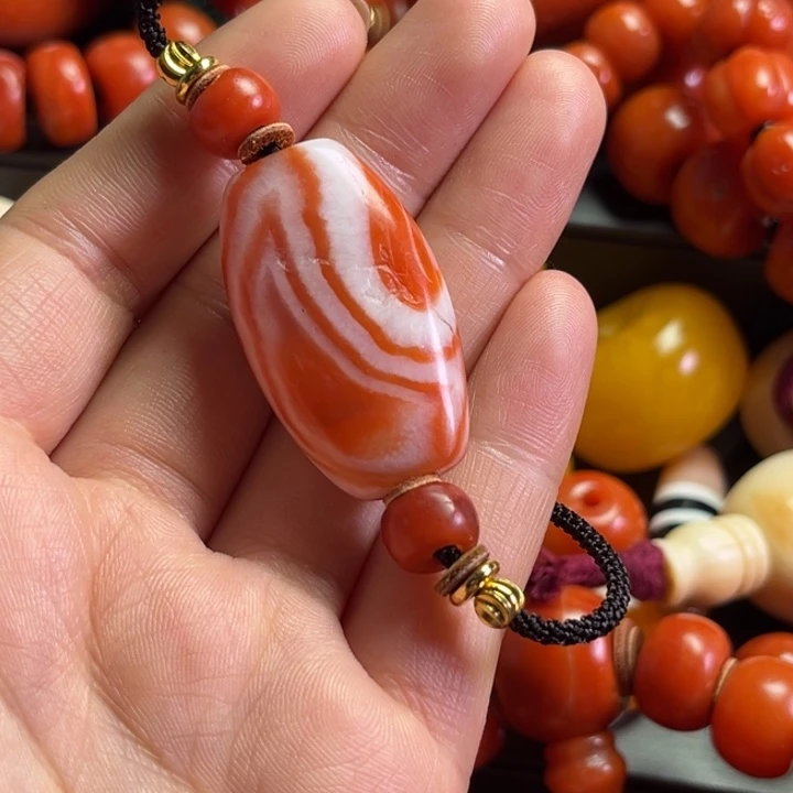 颈饰琉璃茂*琉璃………………