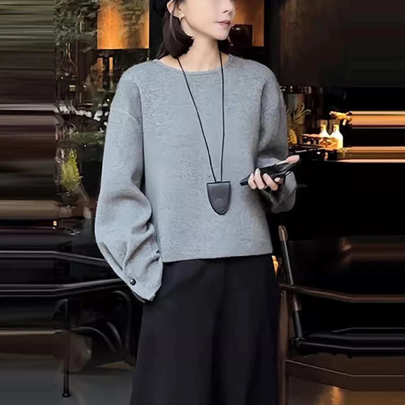 设计感后背单排扣针织衫女2025秋季新款低圆领毛衣打底衫宽松上衣