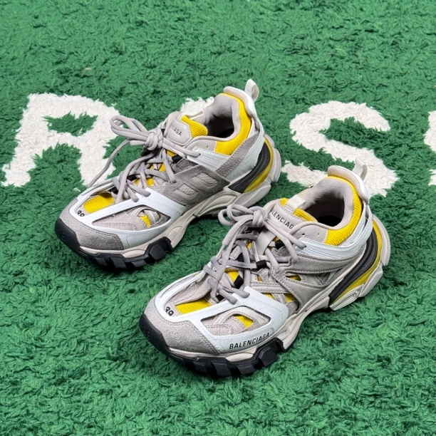 全新未使用 Balenciaga/巴黎世家 Track1.0灰白黄 老爹鞋 39码