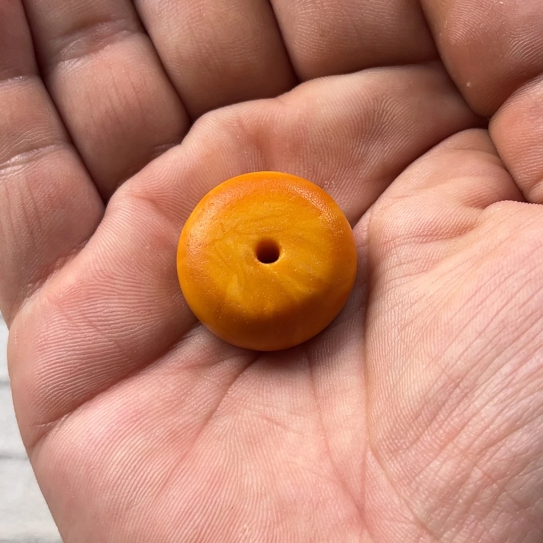 晚***堂蜜蜡未镶嵌颈饰老蜜蜡