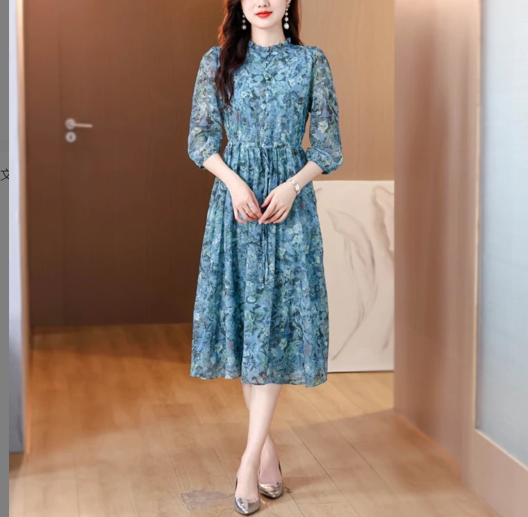 （森林奇境）蚕 丝 圆领2025年刺绣时尚显瘦高腰连衣裙