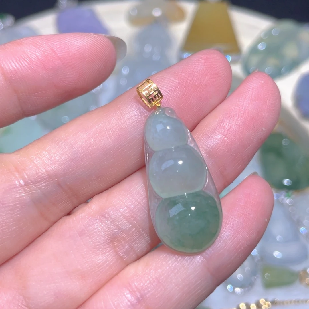 翡翠18K金镶嵌颈饰翡翠