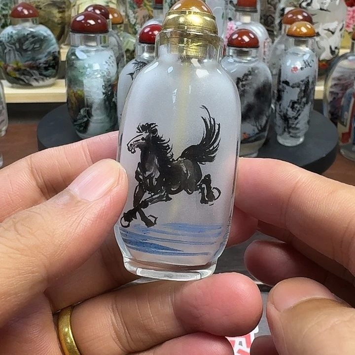 鼻烟壶内画手工马绘制