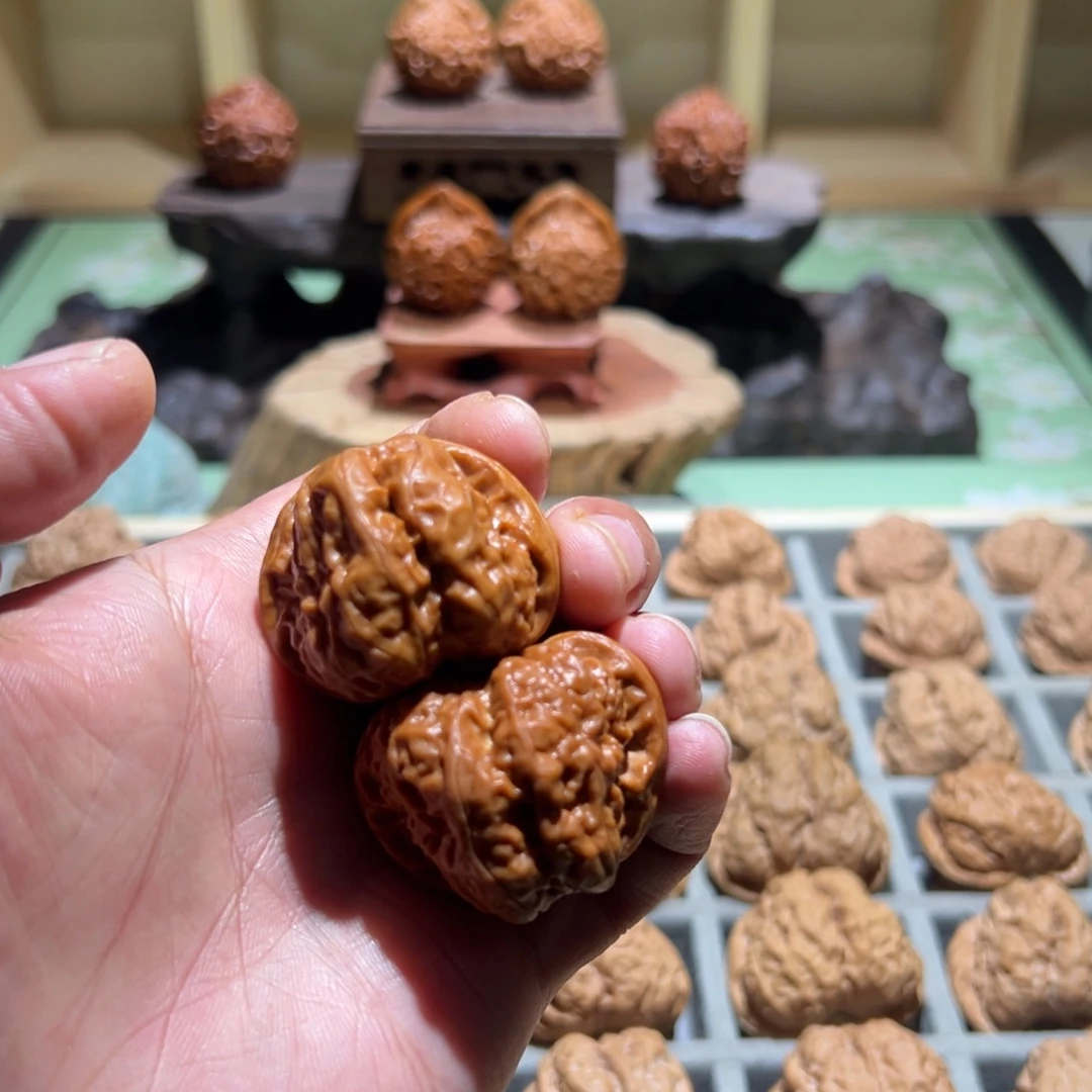 菩提籽类文玩核桃蛤蟆头