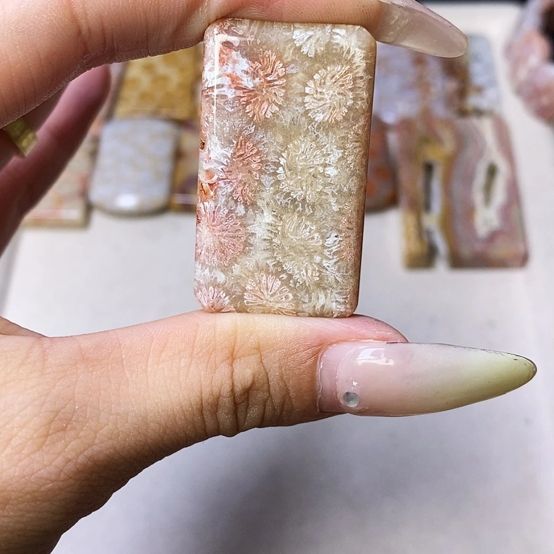 查罗石合金颈饰喜**七