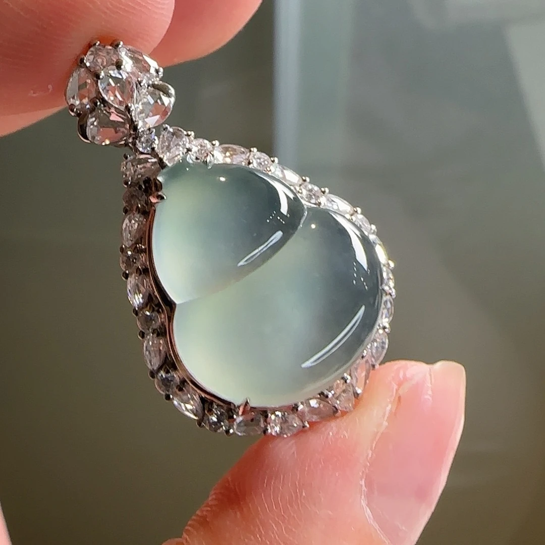 翡翠18K金镶嵌颈饰天然翡翠