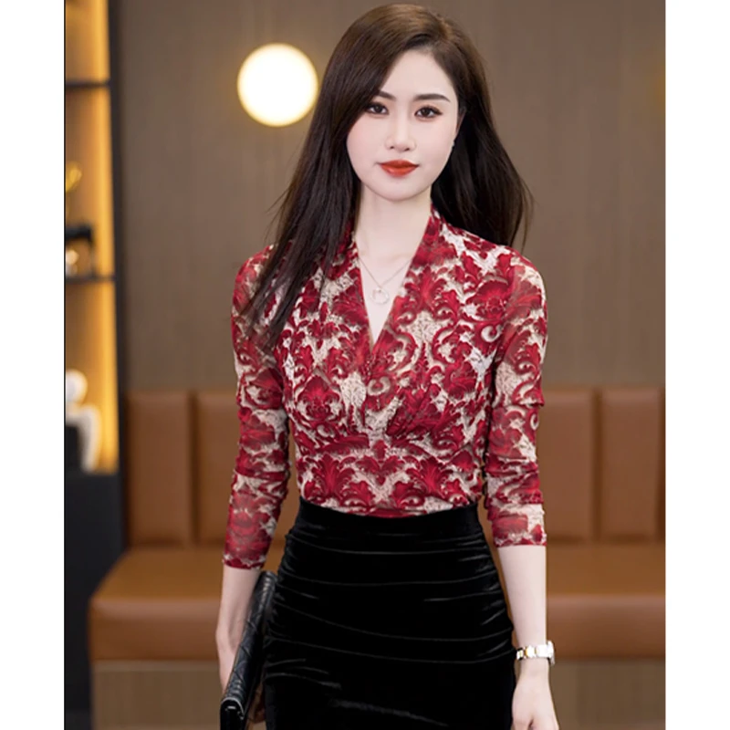 2025秋季时尚洋气V领薄款设计感长袖网纱女上衣显瘦中年百搭小衫