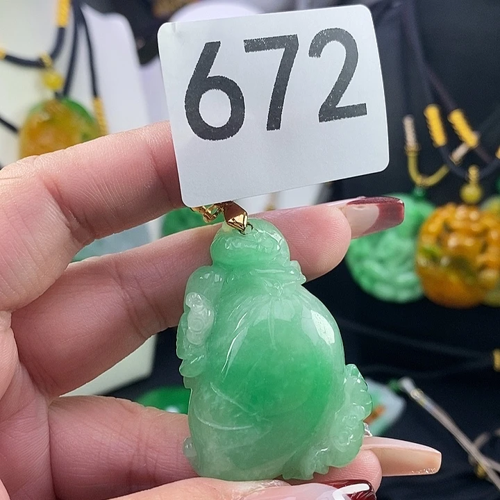 翡翠未镶嵌吊坠(赠链)