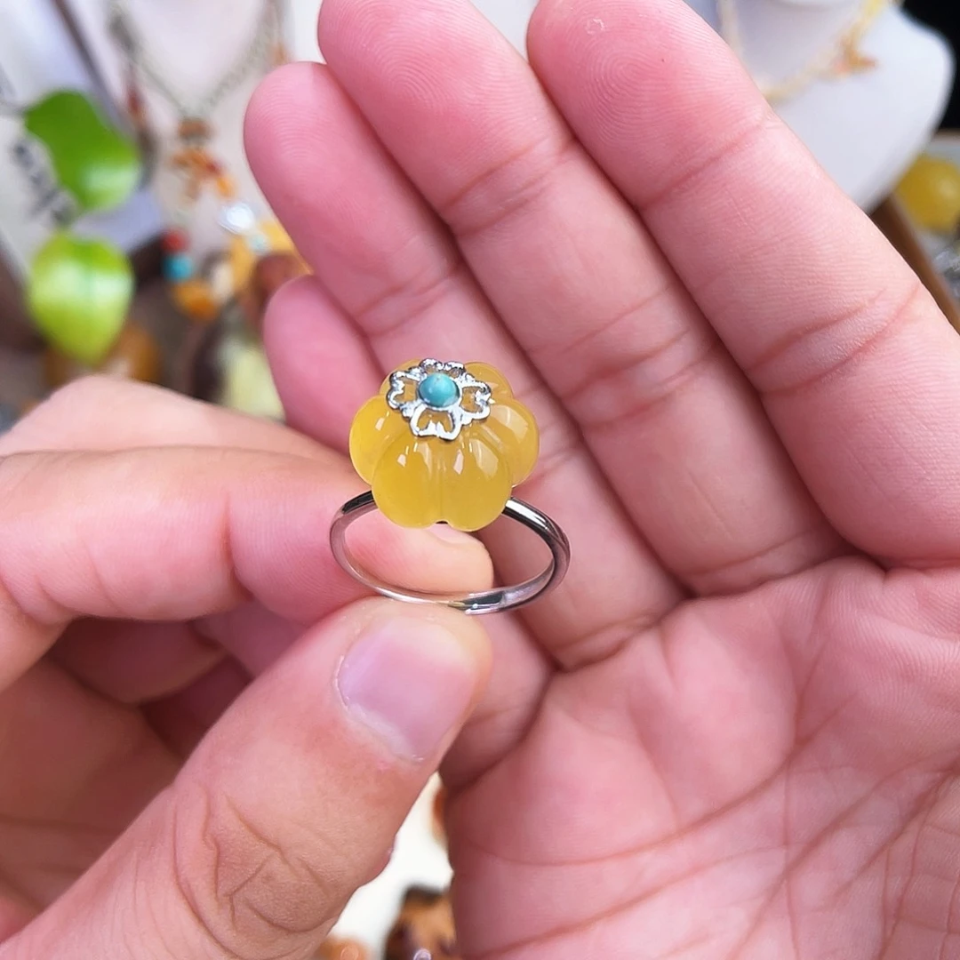 未镶嵌琥珀珠宝奇石