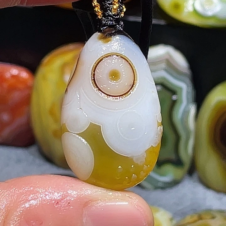 玛瑙/玉髓未镶嵌珠宝奇石