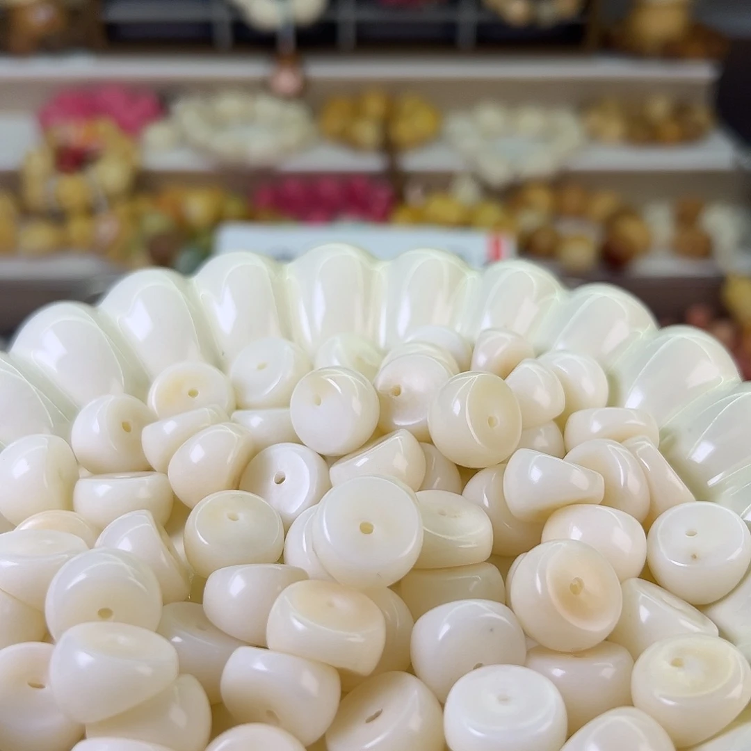 菩提根/象牙果吊坠微瑕白色15左右白大肠35颗