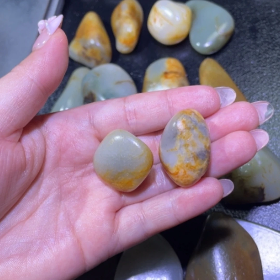 【闪购商品】颈饰未镶嵌和田玉王**）