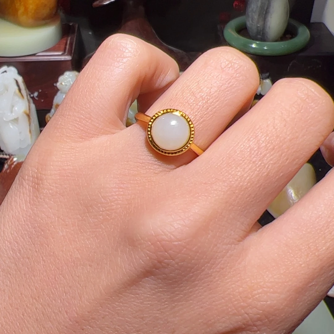 和田玉未镶嵌把件