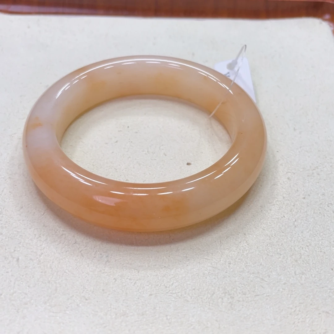 未镶嵌手镯石英岩玉