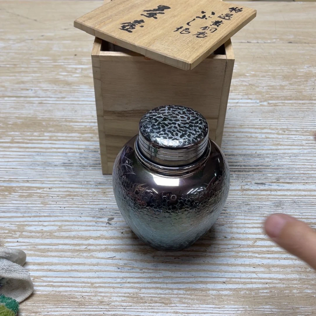 瓷片天**童密密麻麻地排列着一