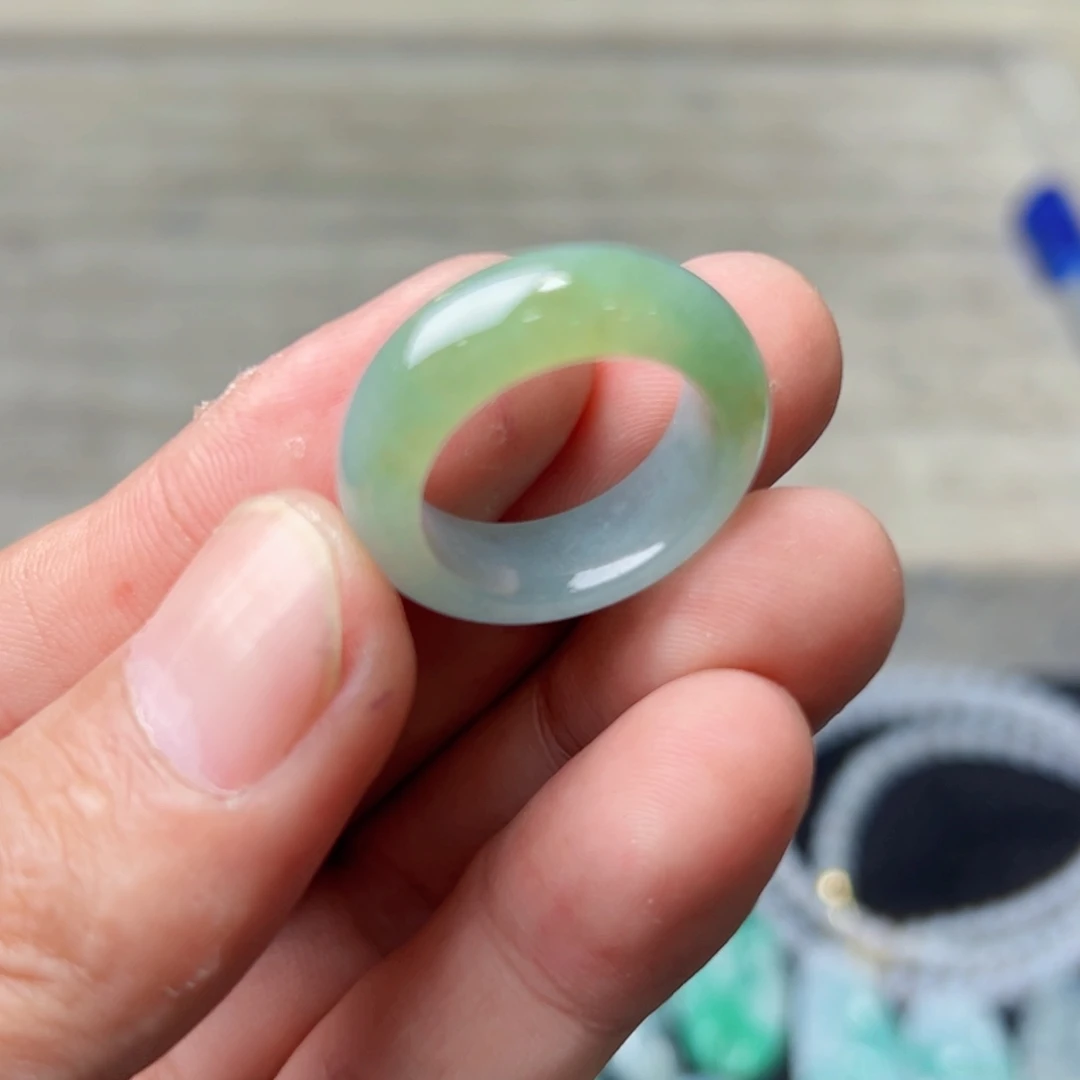 定制翡翠未镶嵌圈口18号