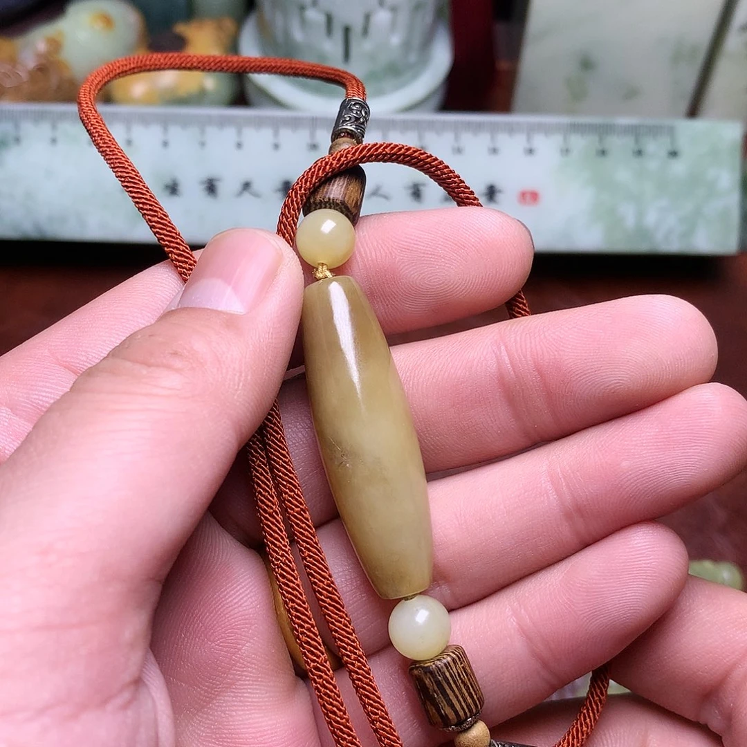 岫岩老玉（透闪石质玉）颈饰未镶嵌