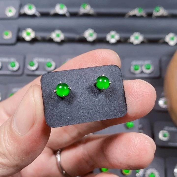 翡翠未镶嵌耳饰天然翡翠款式多人